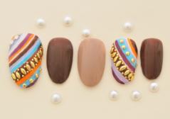 秋のオリエンタルネイルアート|ブラウンをベースにポイントでオリエンタルな斜めボーダーをアートしました！